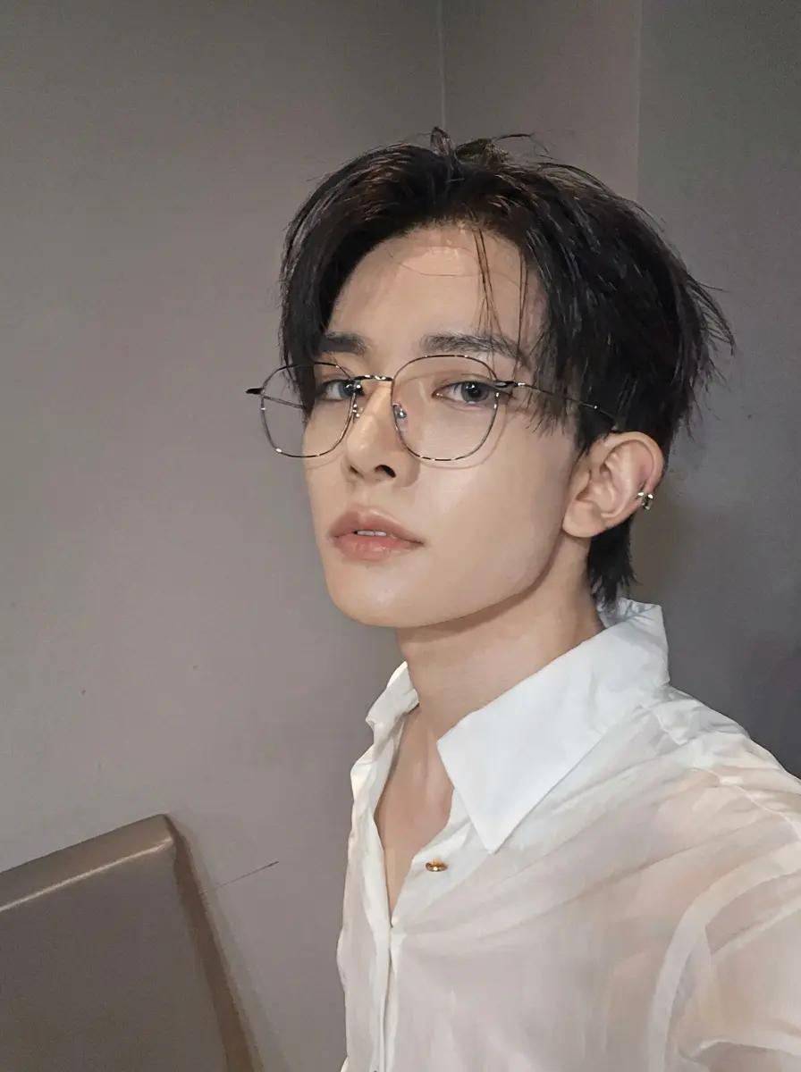 Lee Heeseung thumbnail