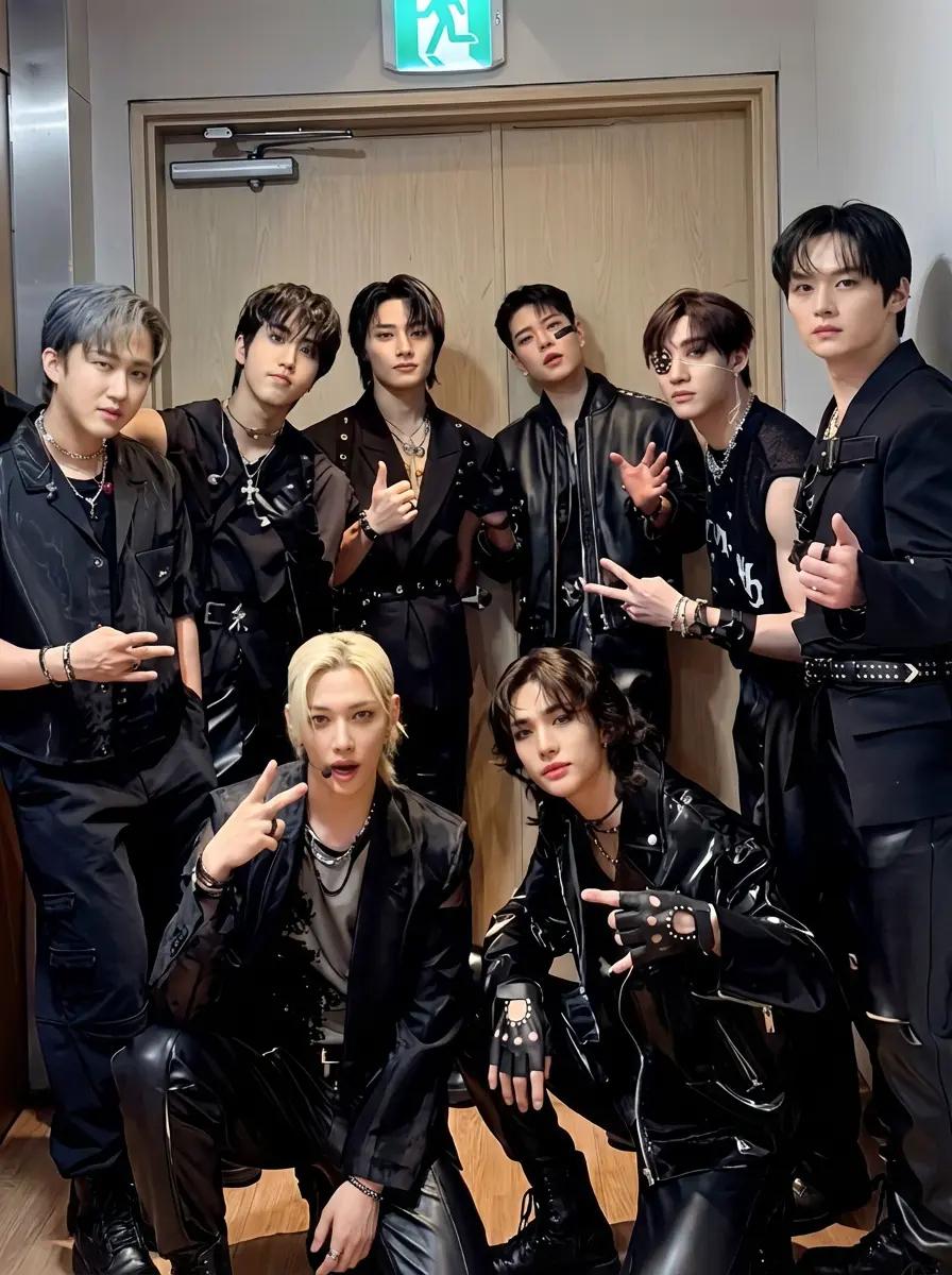 Stray Kids  thumbnail