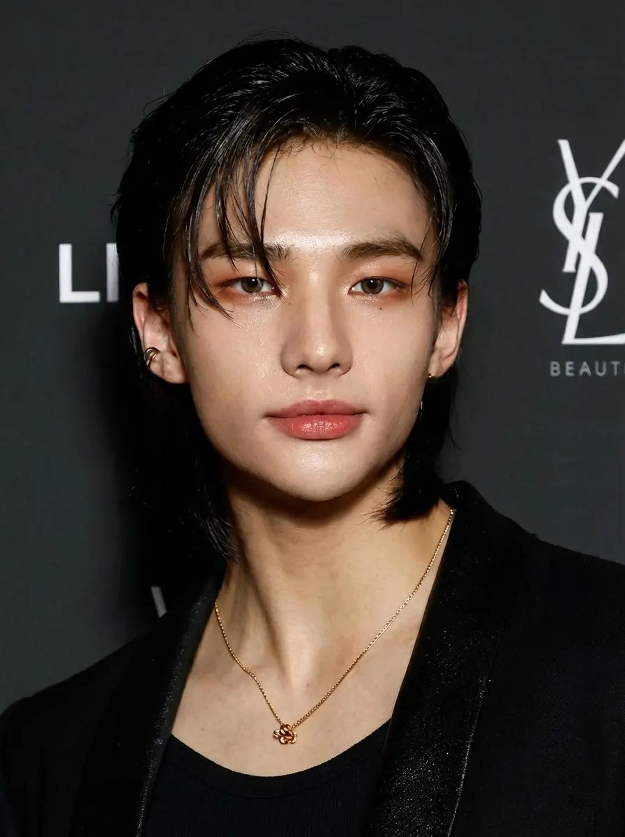 Hyunjin  thumbnail