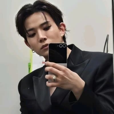 Lee Heeseung / Evan thumbnail