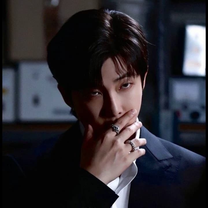 Kim Namjoon (RM) thumbnail