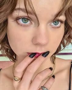 Emma Myers thumbnail