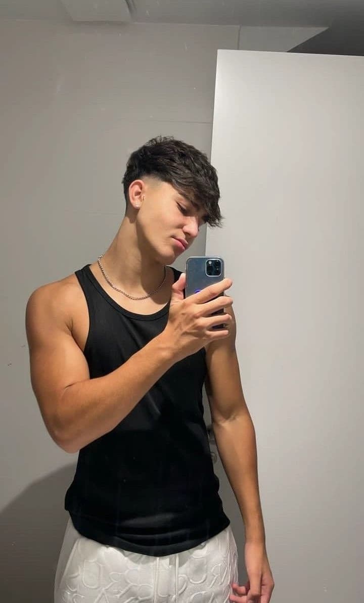 Alex thumbnail