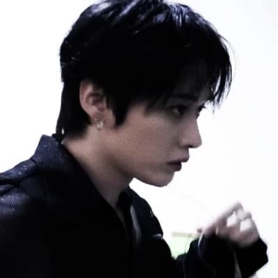 Lee Know thumbnail