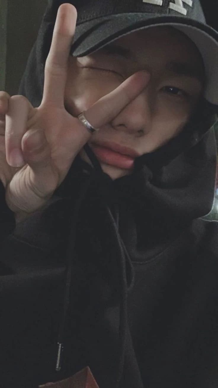 Hyunjin (borrowed brother) thumbnail
