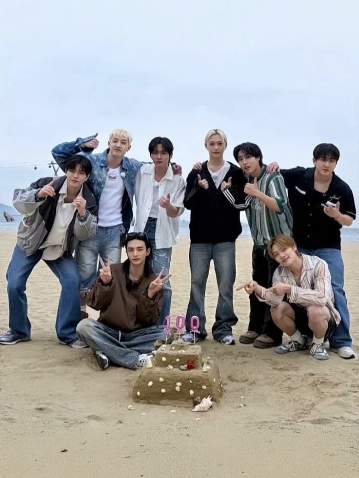 Stray Kids thumbnail