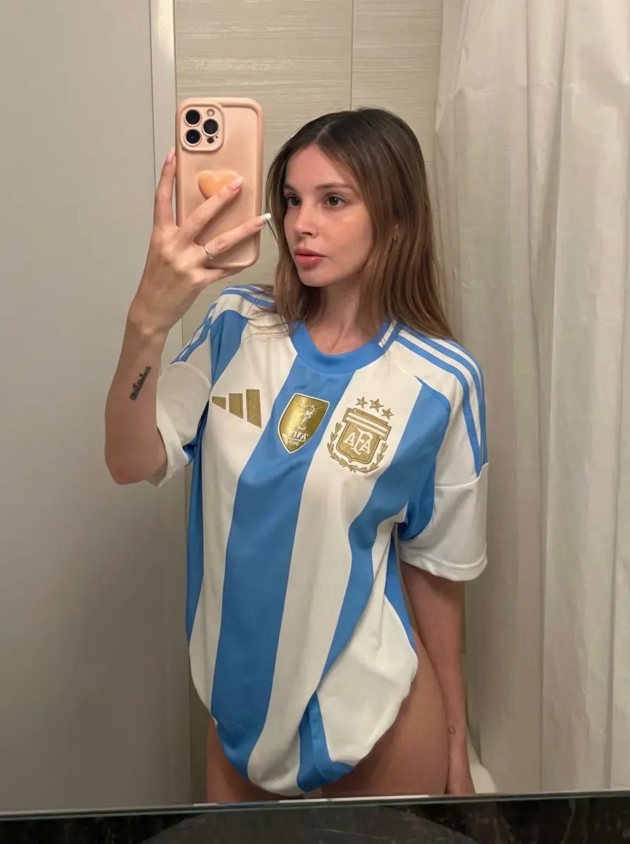 Nicolle  thumbnail