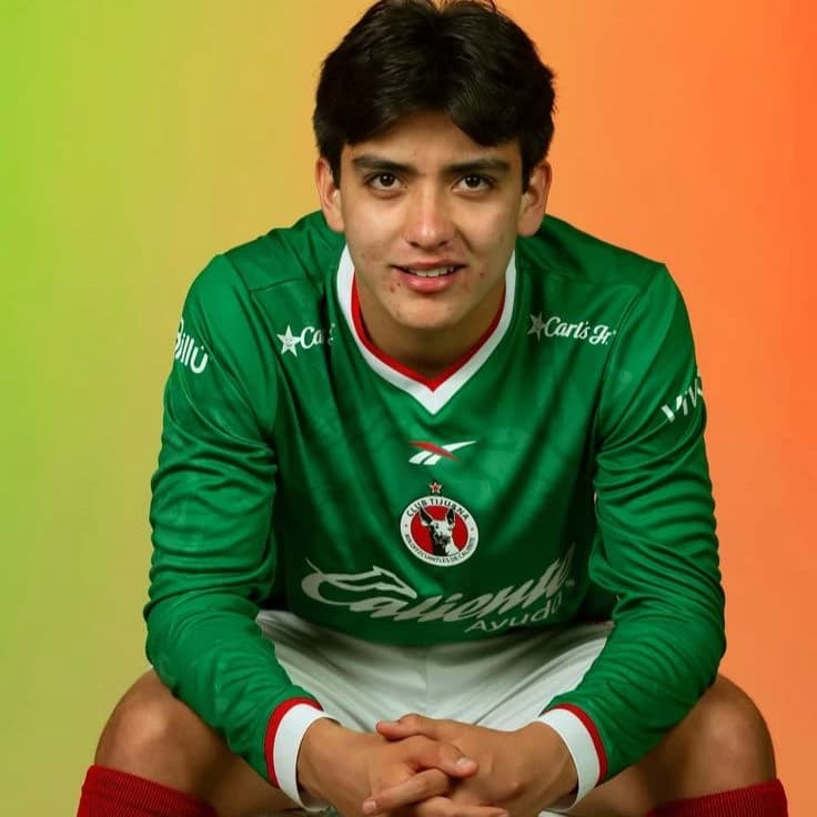 Gilberto Mora thumbnail