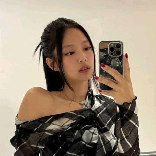 Jennie thumbnail