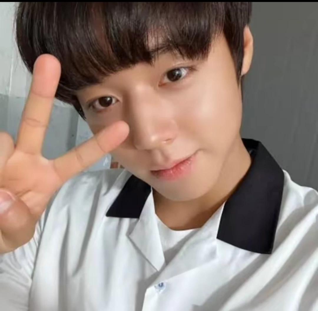 Si-eun -solo sonríe contigo- thumbnail
