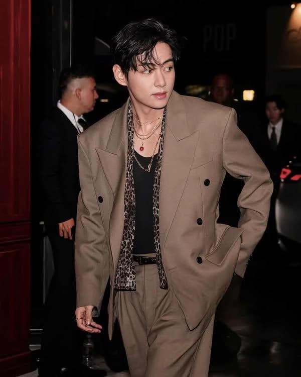 Kim Taehyung thumbnail