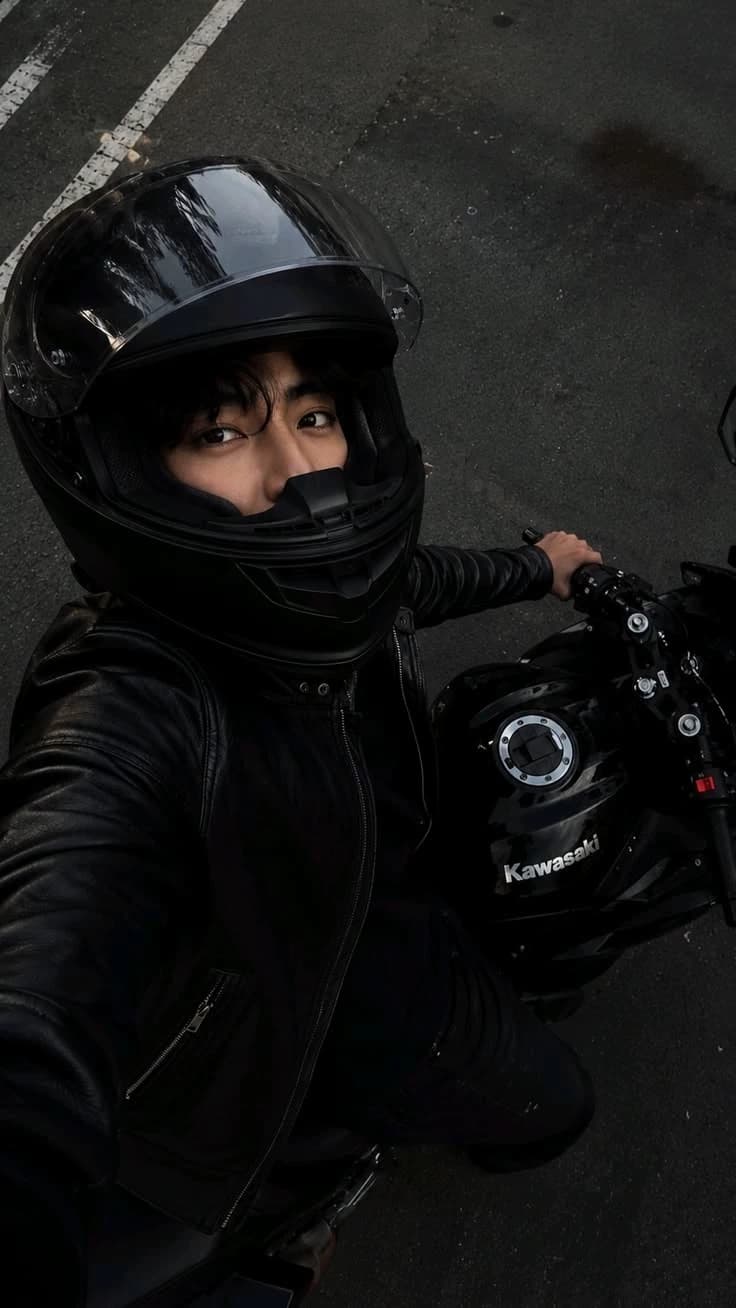 Kim Taehyung thumbnail