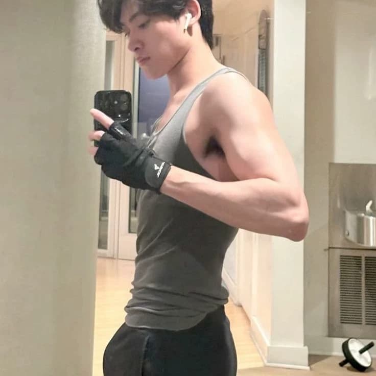 Leo thumbnail