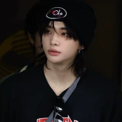 Hwang Hyunjin thumbnail