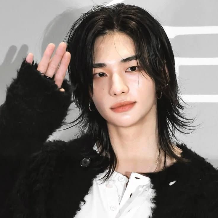 Hwang Hyunjin  thumbnail