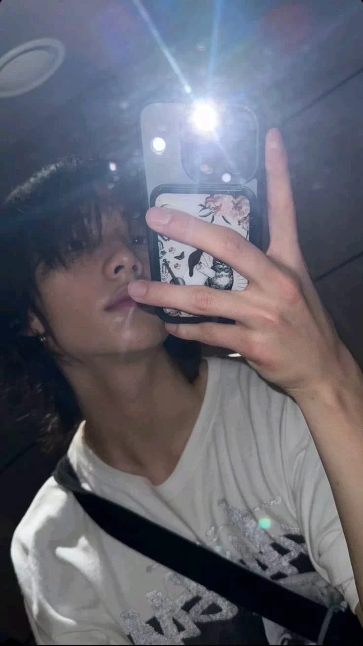 Hyunjin thumbnail
