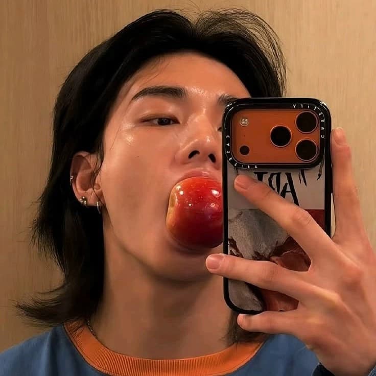 Hyunjin thumbnail
