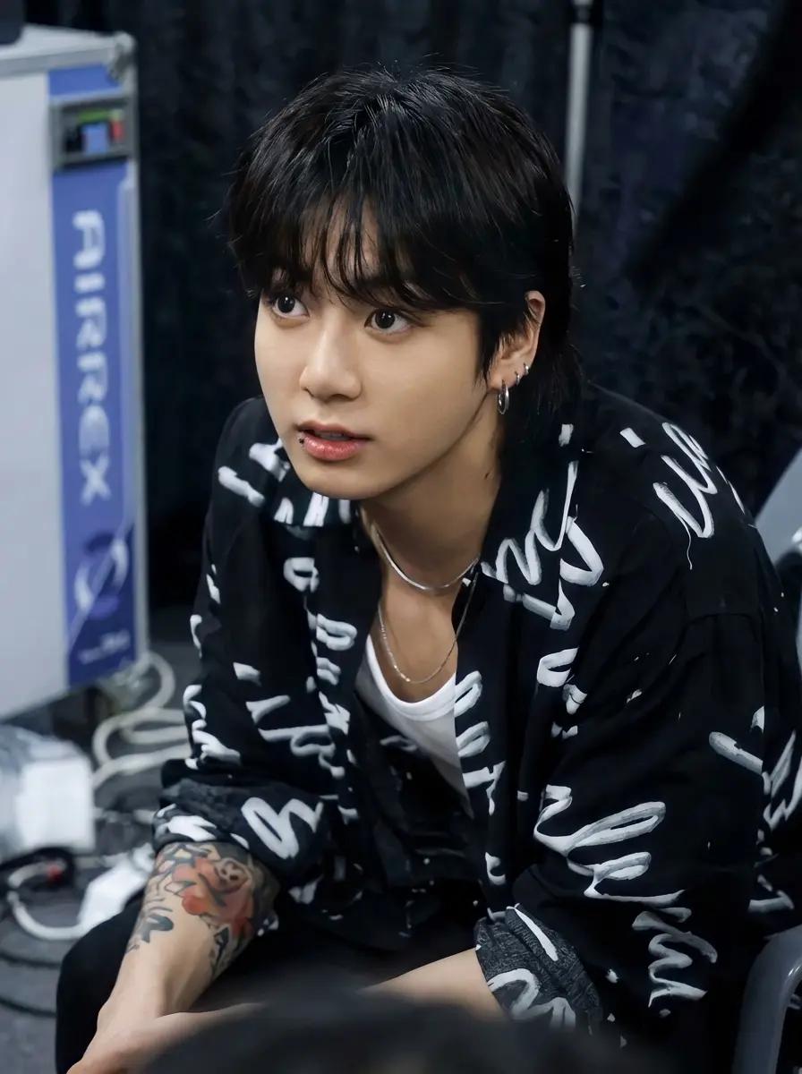 Jeon Jungkook thumbnail