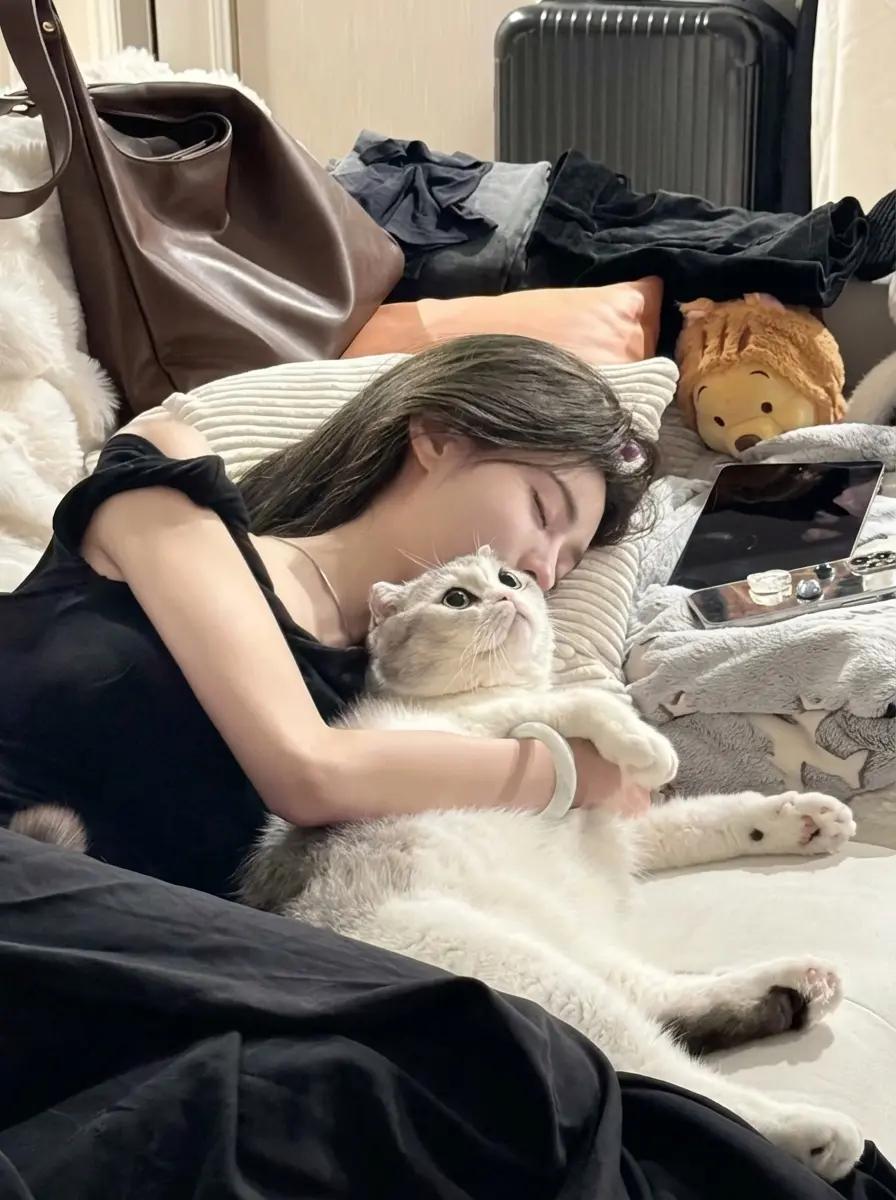 Peaceful life with innocent wife thumbnail