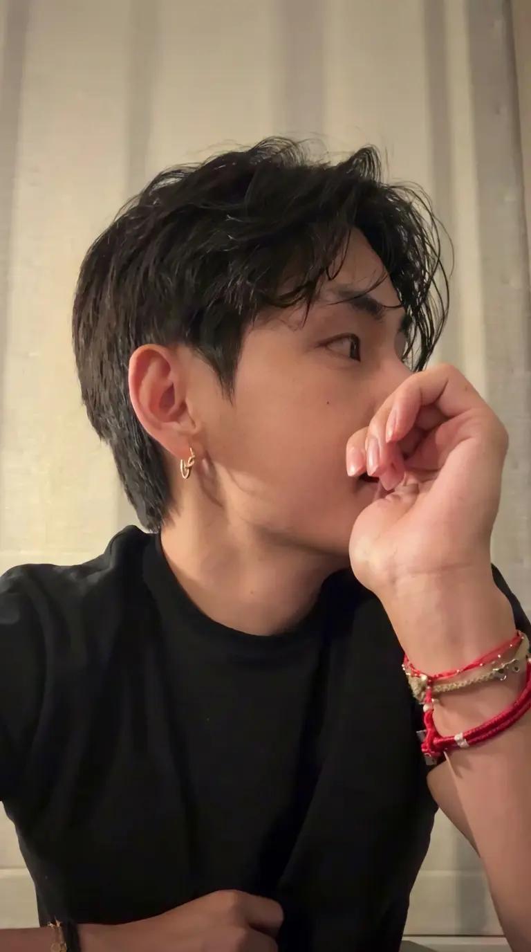 Kim Taehyung thumbnail