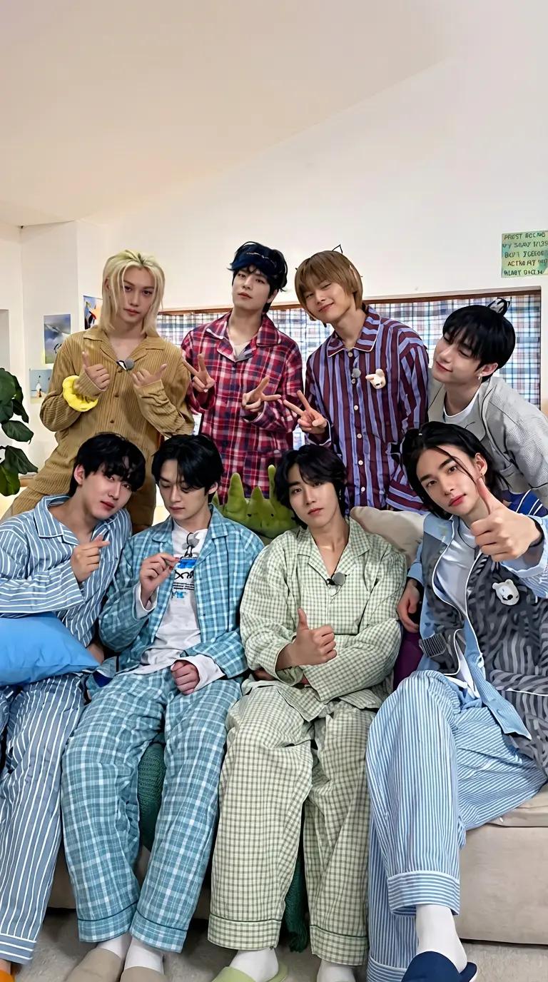Stray kids thumbnail