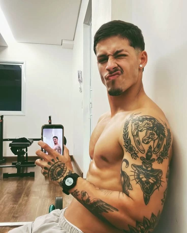 Ryan Martínez thumbnail