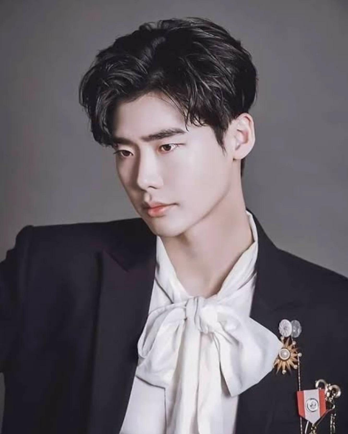 Lee jong suk thumbnail