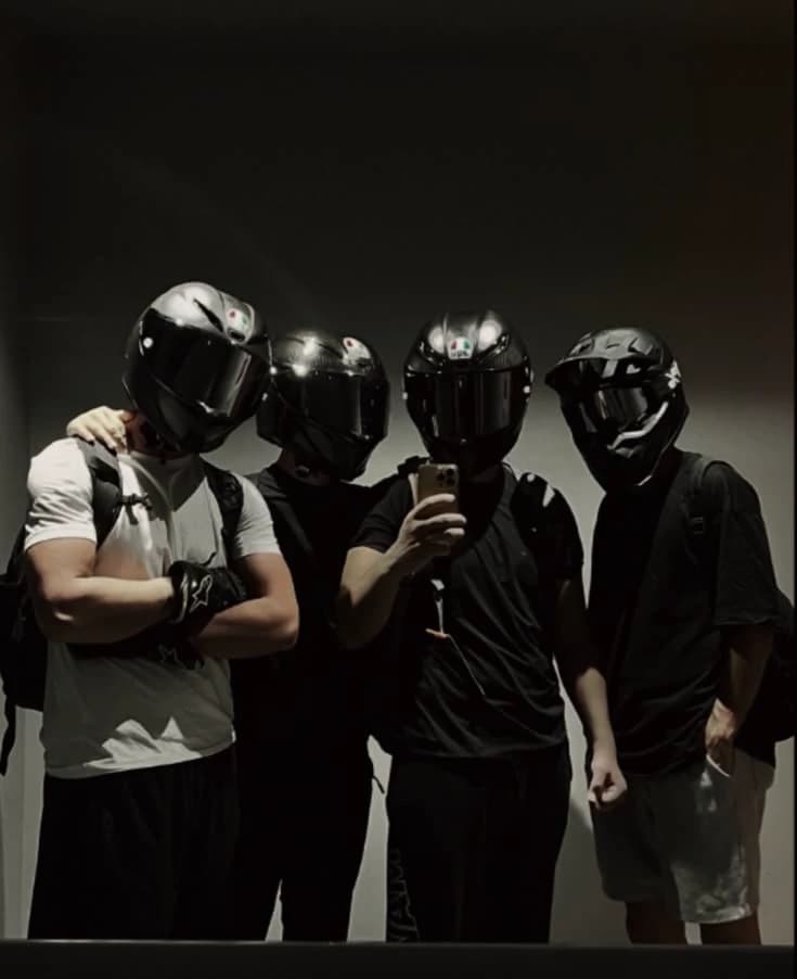 motorcyclists thumbnail