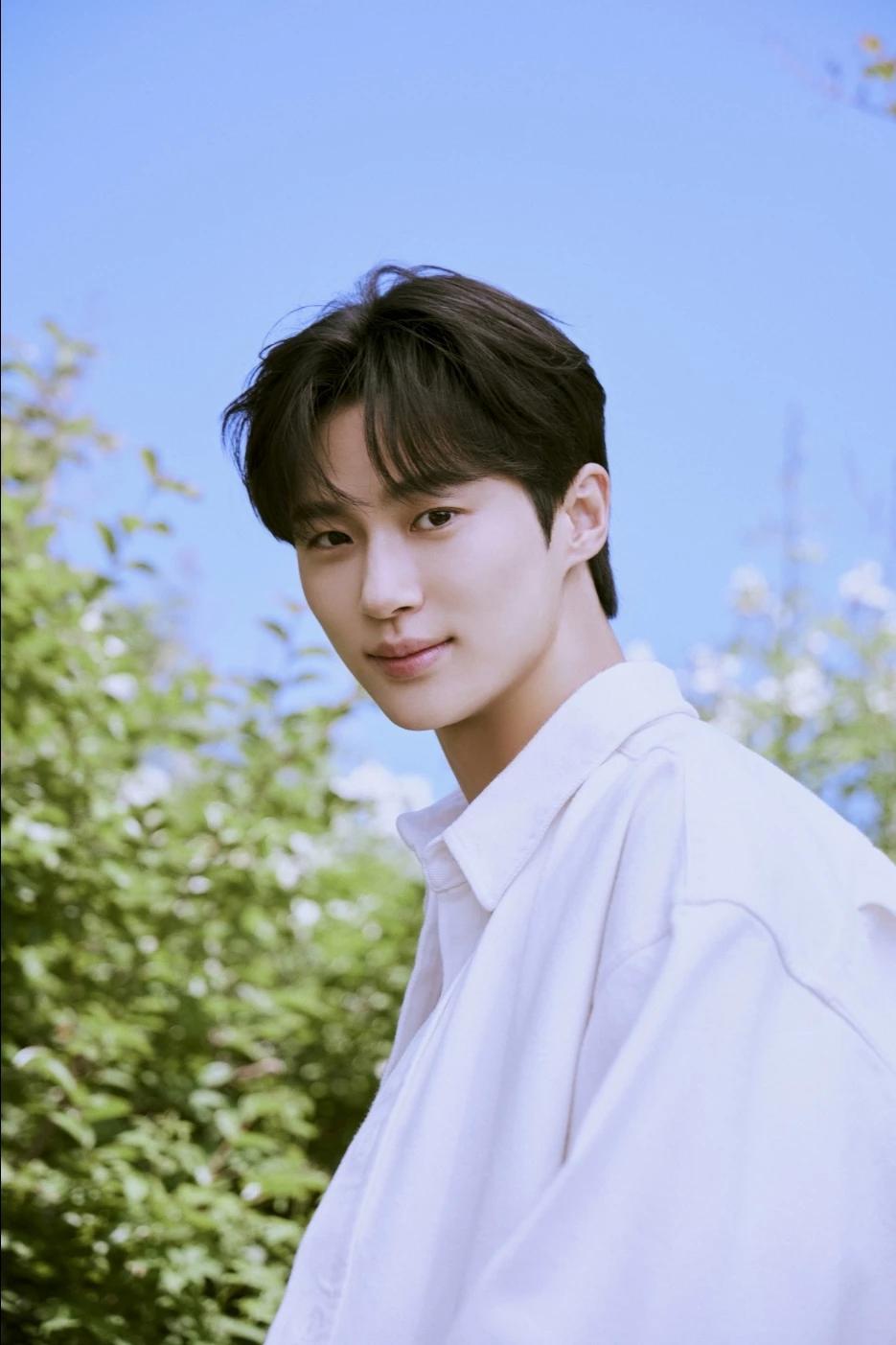 Byeon woo-seok  thumbnail