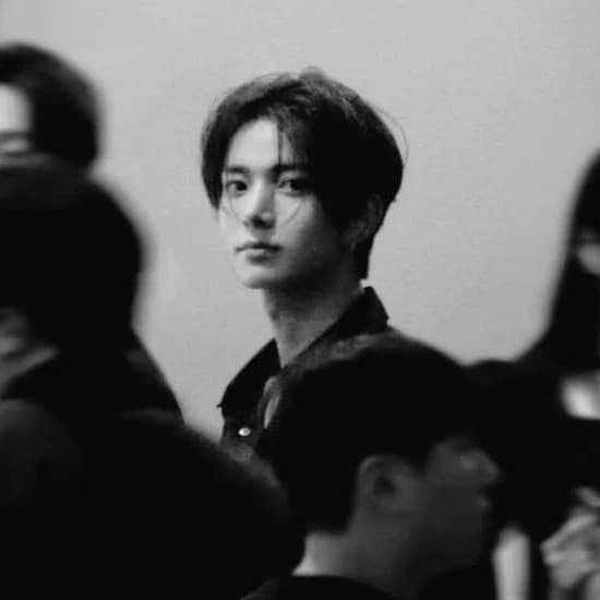 Lee Heeseung  thumbnail