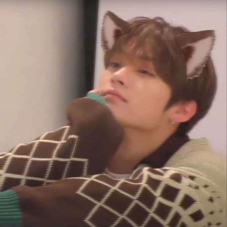 Lee know (minho) thumbnail