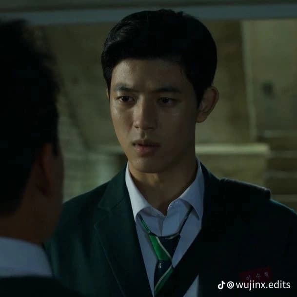Lee su-hyeok  thumbnail