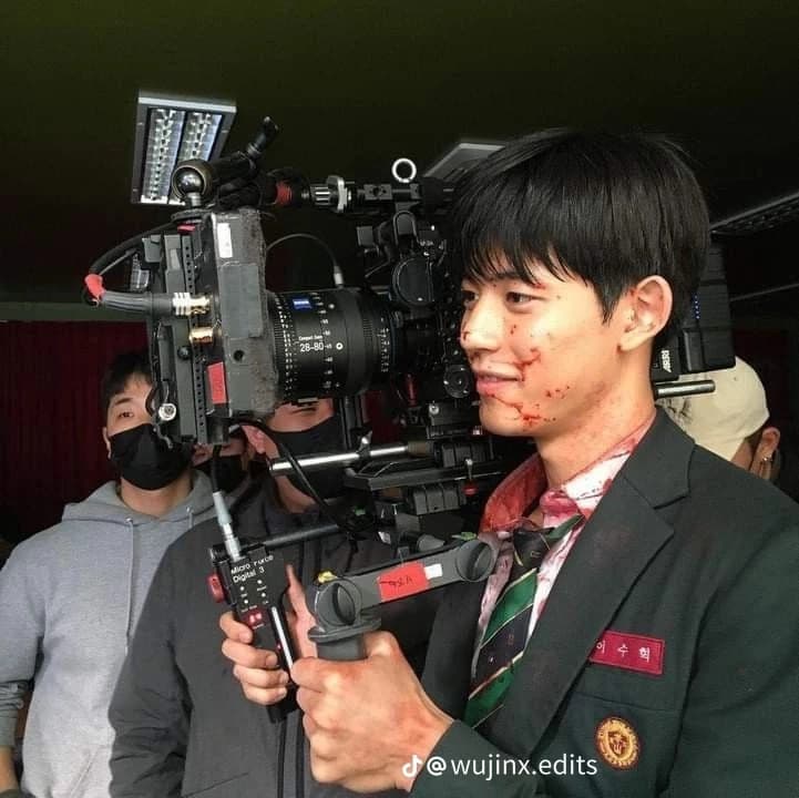 Lee su-hyeok  thumbnail