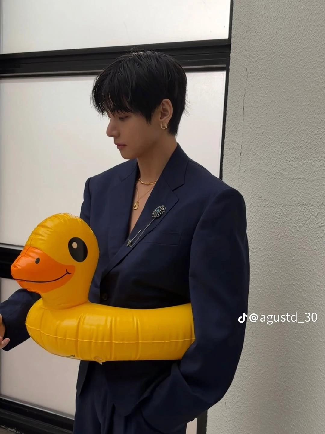 Taehyung  thumbnail