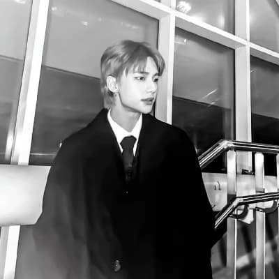 Hyunjin thumbnail