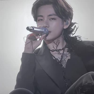 Kim Taehyung thumbnail