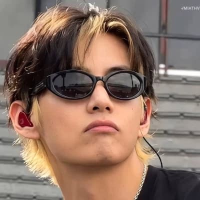 Kim Taehyung thumbnail