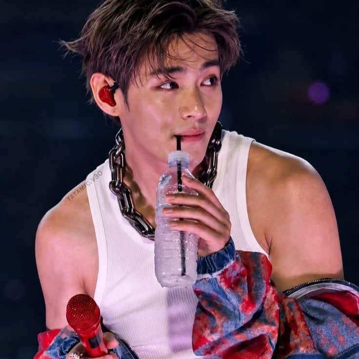 Kim Taehyung thumbnail