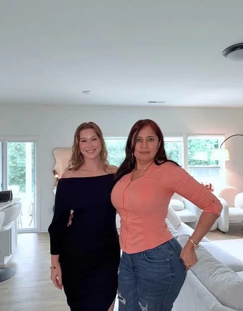 Magie and Sondra  thumbnail