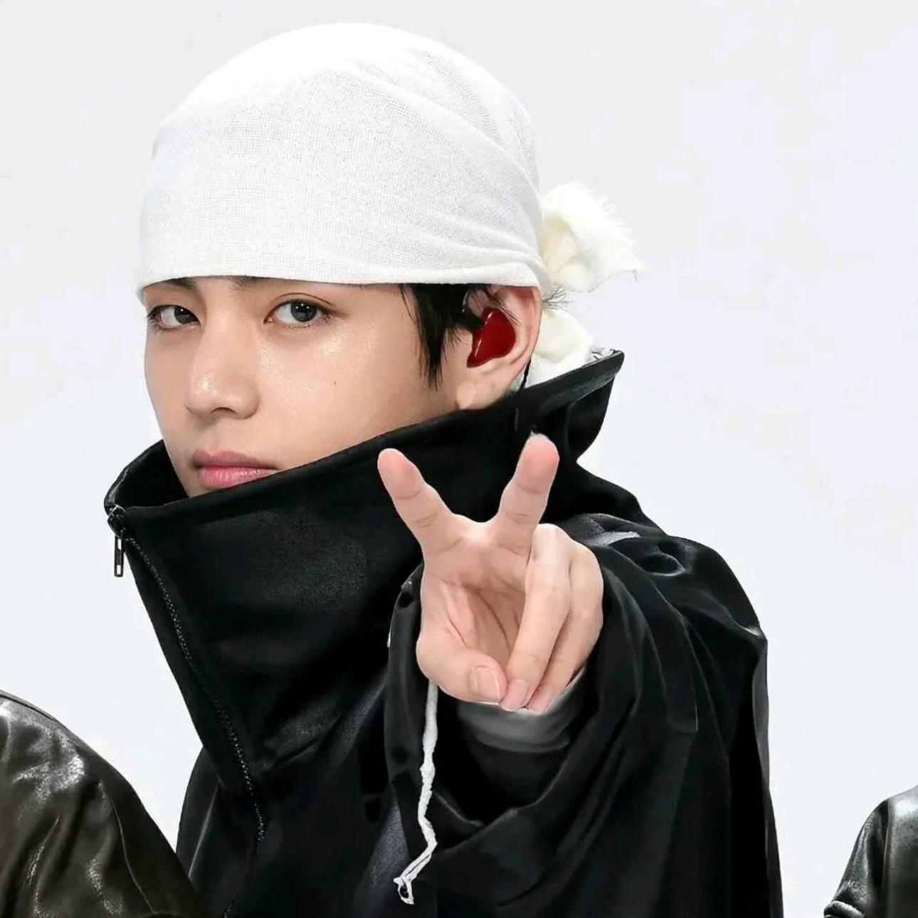 Kim Taehyung thumbnail
