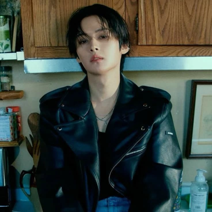 Lee Know thumbnail