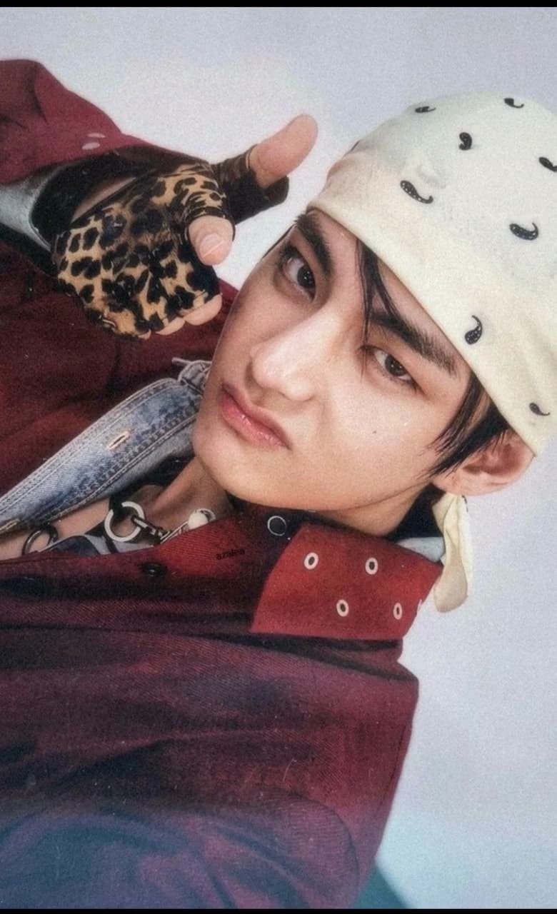 ☆ Kim Taehyung ☆  thumbnail