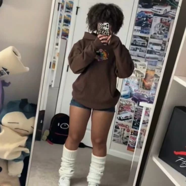 Nia - Roommate thumbnail