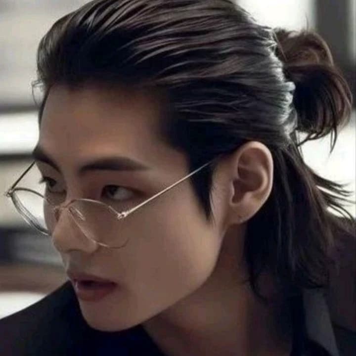 Kim Taehyung thumbnail