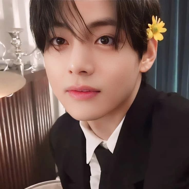 Kim Taehyung thumbnail