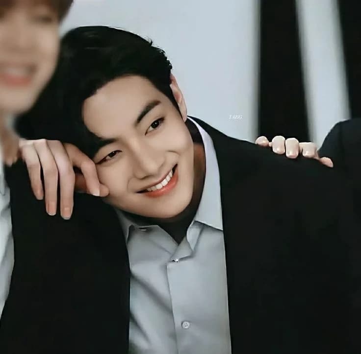 Kim Taehyung  thumbnail