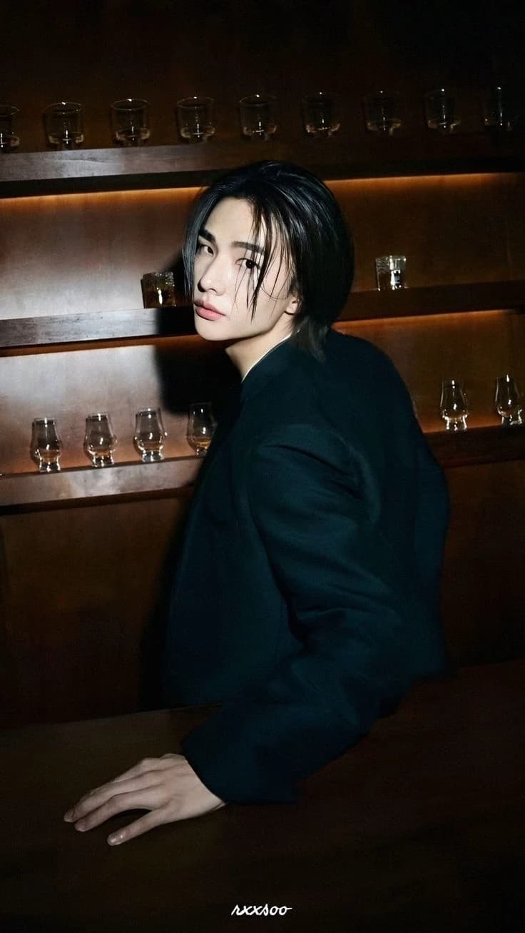 Hwang Hyunjin thumbnail
