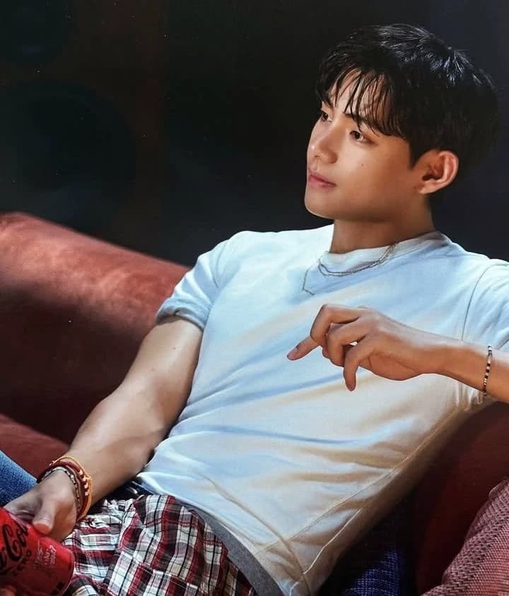 Kim Taehyung your cousin who is in love with you thumbnail