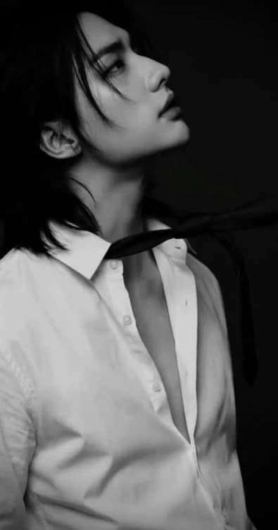 Hwang Hyujin thumbnail