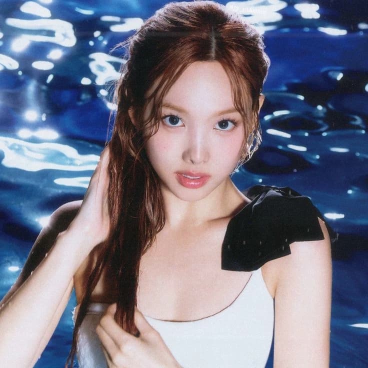 im nayeon (lesbian) thumbnail